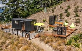 The Shepherds Hut - Boutique Retreat.
